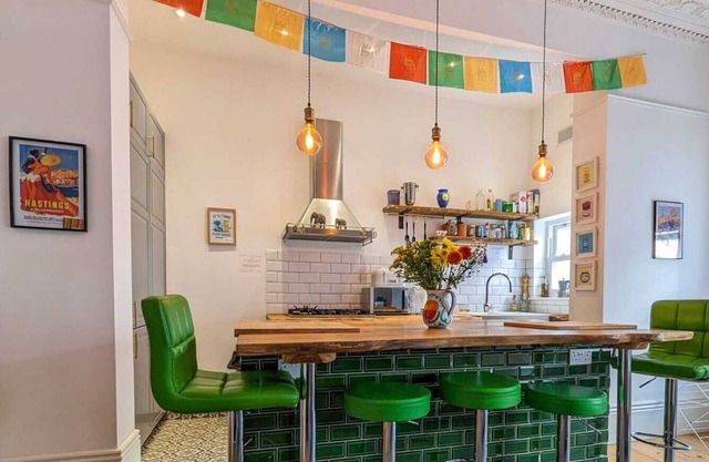 Church Retreat - Magnificent Seaside Apartment. Award Winning!n