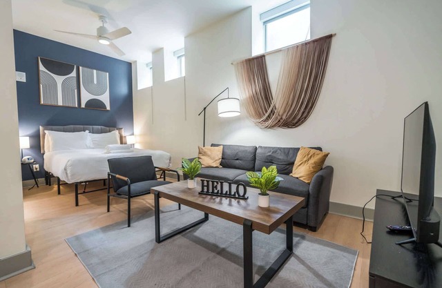 Churchill Stay Near Medical – With Parking Spot!