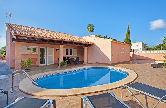 Churruca - with private swimming pool