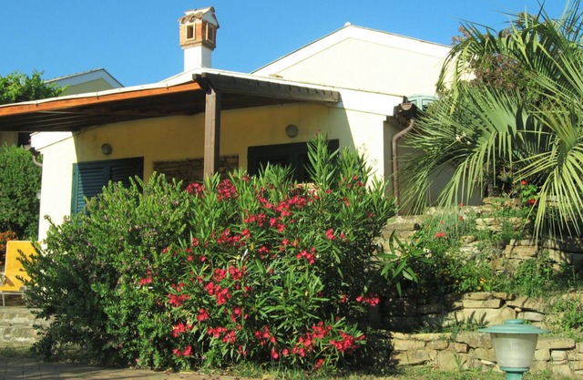 Cilento - Castellabate, beautiful vacation home with sea view - 5 min. from the beach