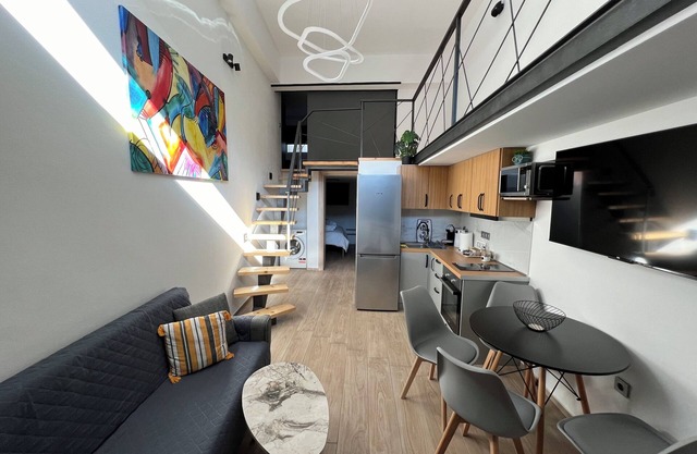 City Center Loft With Private Parking