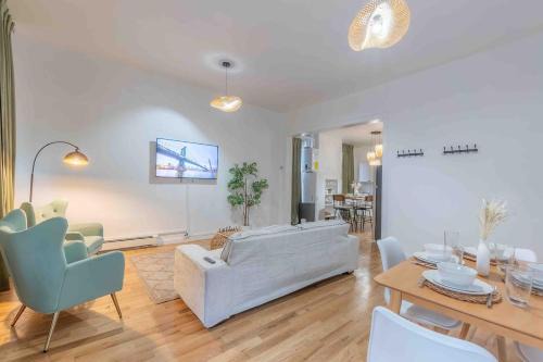 City Escape with 2 Baths, 10 beds and We Pay Half Parking for 2 cars, NYC in 15 min