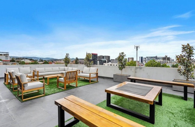 City Luxe Oasis Huge Terrace with Panoramic Views