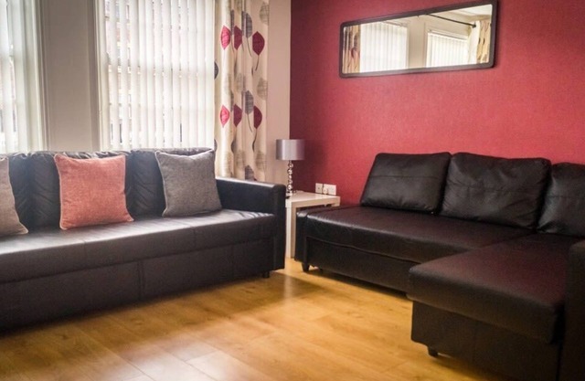 City Walls Gathering/5 Bed/Sleeps 12/City Centre