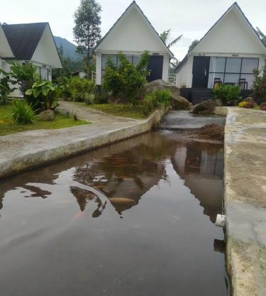 Ciwidey Hills & Wetland Family 2