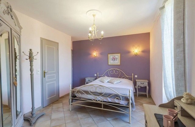 Clémentine Room – Romance and Comfort – Shared Pool