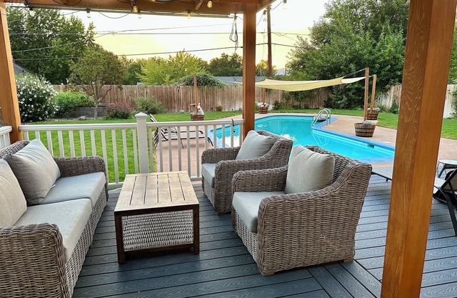 Clarkston House with pool! Relax and enjoy with family and friends