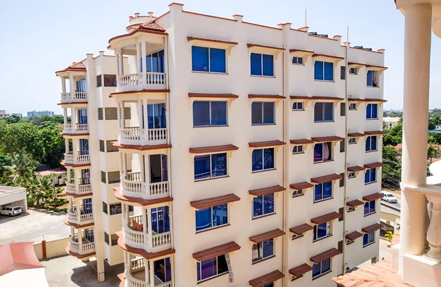 Classic 3-bedroom Apartment in Nyali with Seaview
