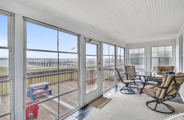 CLASSIC BEACH HOUSE RIGHT ON THE BAY - Just what you've been looking for!