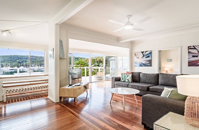 'Classic Cottage on the Bay' by Accom Holidays