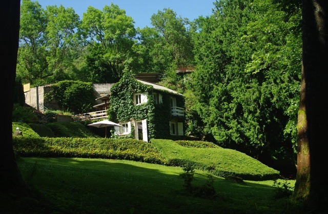 CLASSIC DRIVER HOME 2, vintage cottage in the heart of nature