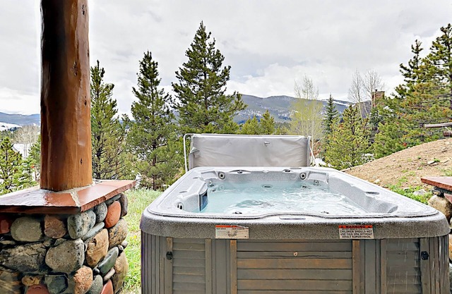 Classic Log Cabin w/Private Hot Tub, Sauna, & Billiards Room - Skiing Nearby