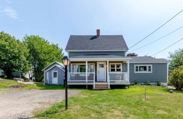 Classic Maine Cottage In A Beautiful Little Fishing Village
