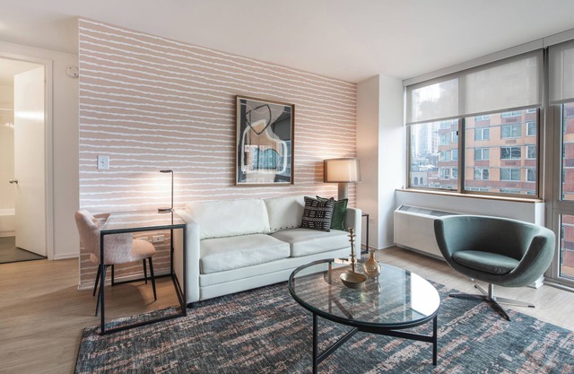 Clean and Comfortable One Bedroom in Chelsea