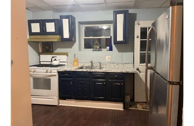 Clean cozy house close to everything have access