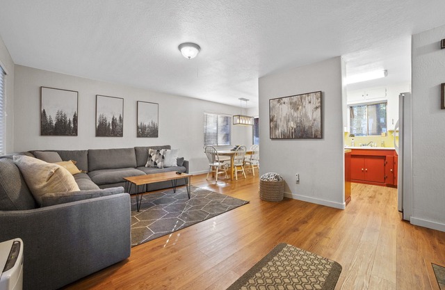 CLEAN, SPACIOUS & Family Friendly in LONG BARN