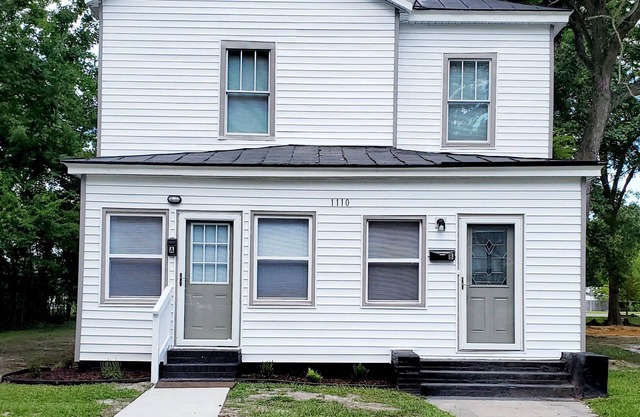 Clean, updated townhouse near ECU, Vidant & Uptown