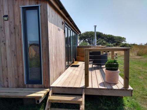 Cleeves Cabins Arran Luxury Lodge with hot tub