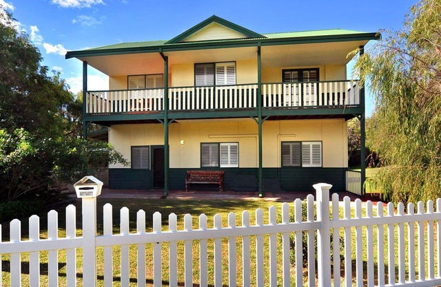 Clemandtines Vintage Beach House