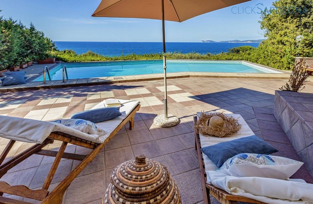 ClickSardinia Spectacular sea view location, with direct access to the coast