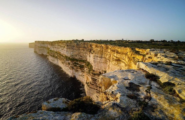 Cliff side apartment, Family Friendly, surrounded by sun, sea and nature.