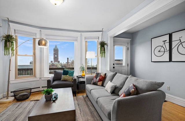 Clocktower Condo: Your Downtown Duluth Retreat