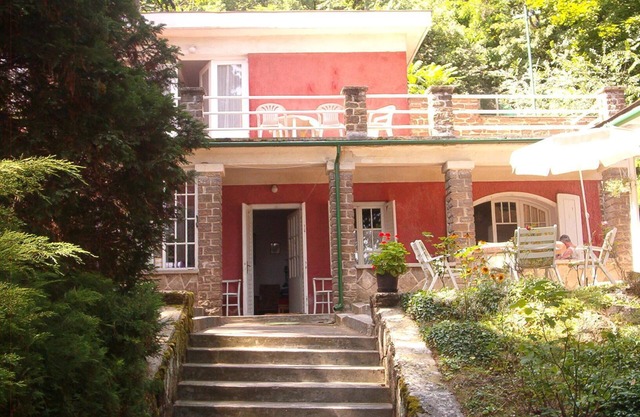 Close to beach apartment with lake view