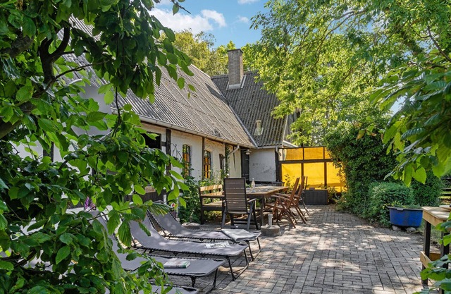 Close to Kramnitse on Lolland awaits you this vacation home.
