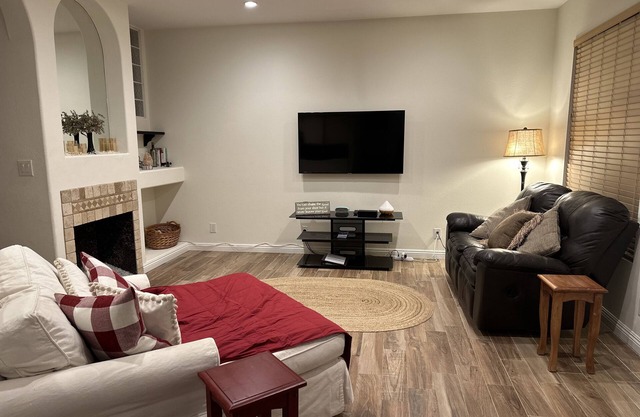 Close To Laguna Beach - Family Condo
