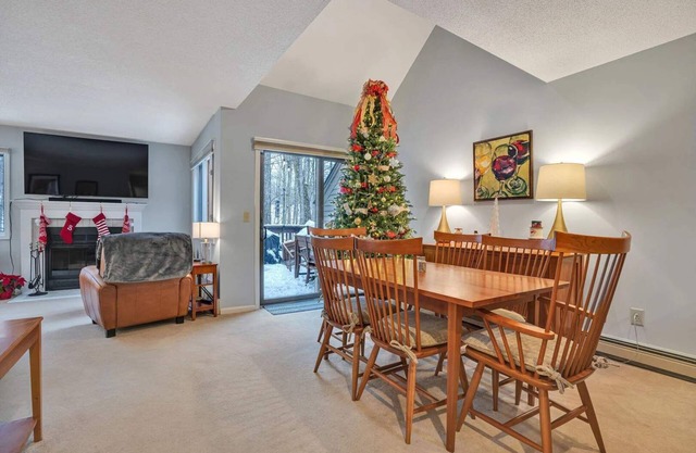 Close to Lake & Golf & Pool - Newton Village 2C