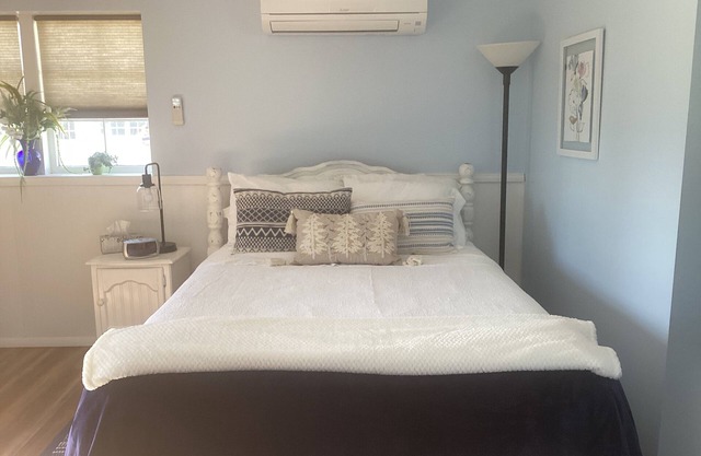 Close to Oxford and Miami U. Pet friendly. Country setting.