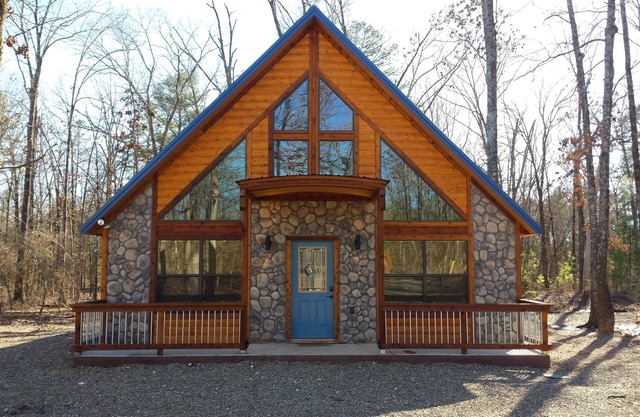 Close to restaurants, lake, state park & Safari.