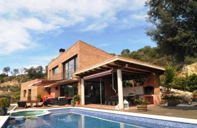 Club Villamar - Precious modern villa very nicely furnished, offers a precious exterior with chi...