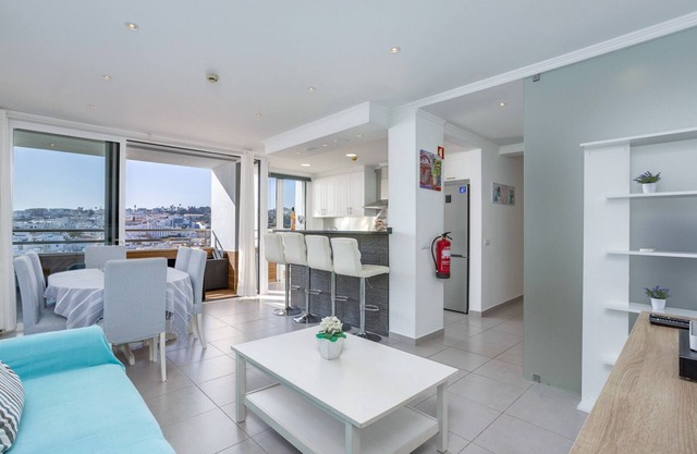 Clube do Monaco Glorious 2-bed Apartment Overlooking Ocean and Historic Old Town