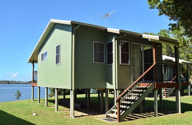 Coast & Country Cabin 2