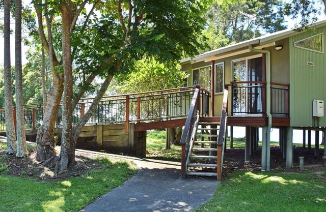 Coast & Country Cabin 6