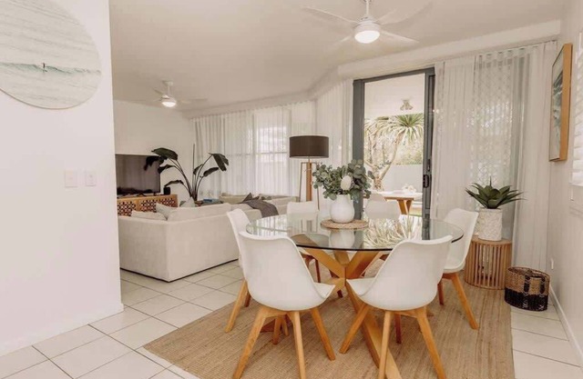 Coastal Charm - Pet & family friendly