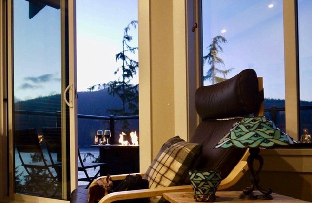 Coastal Comfort (Oceanfront - Amazing Views) H037871054