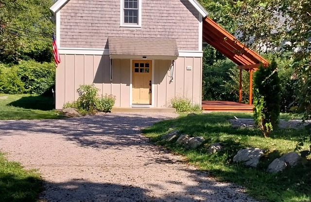 Coastal Farm Cottage *Book 7 days receive $100 gift card*