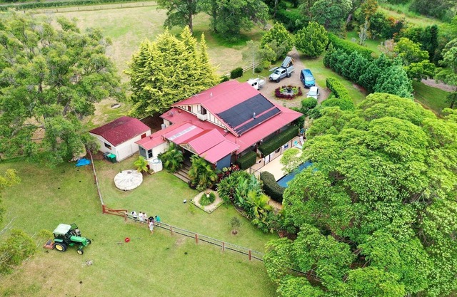 Coastal Getaway - A Farm Stay With a Pool