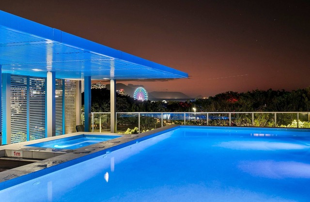 Coastal Harbour Lights -pool Gym Prime Location