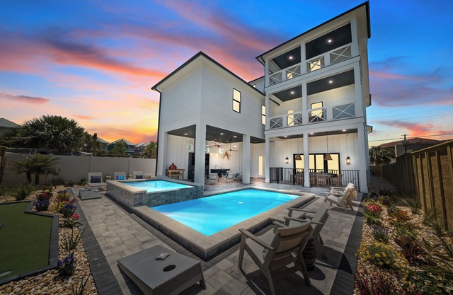 "Coastal Haven" - Perfect Vacation Home on West End of Panama City Beach