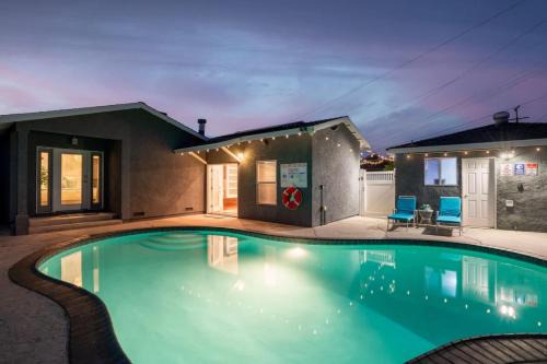Coastal Lagoon - Pool Heating - Games - Air Hockey