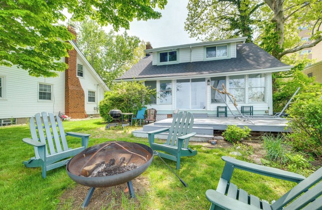 Coastal Lake Erie Cottage w/Amazing Water Views!