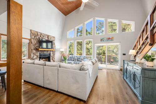Coastal Retreat King Beds Big Sur Cabin EVCharger