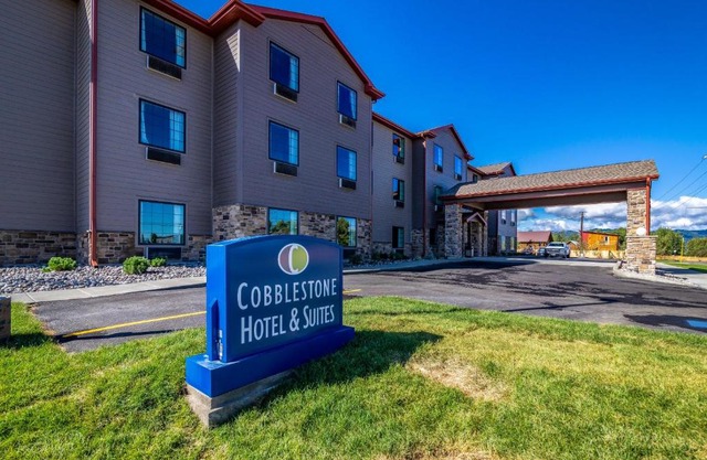 Cobblestone Hotel & Suites - Victor