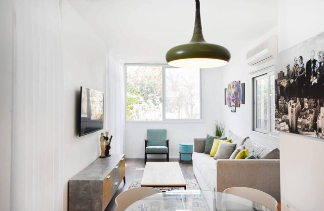 Cocooning 1BR in Gordon Beach by HolyGuest