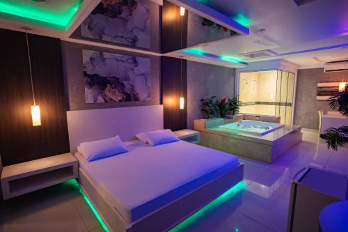 Coliseum Motel by Drops