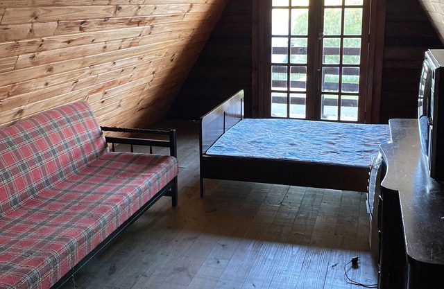 Colonial chalet with antique decor, near the exit to the giant waterfalls