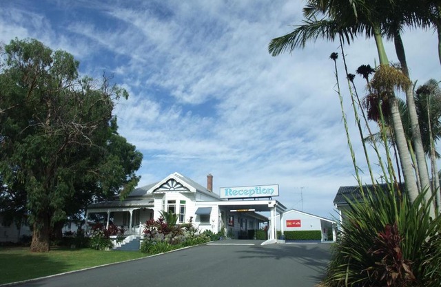 Colonial Court Motor Inn